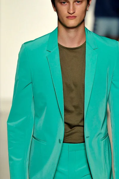 Look 10